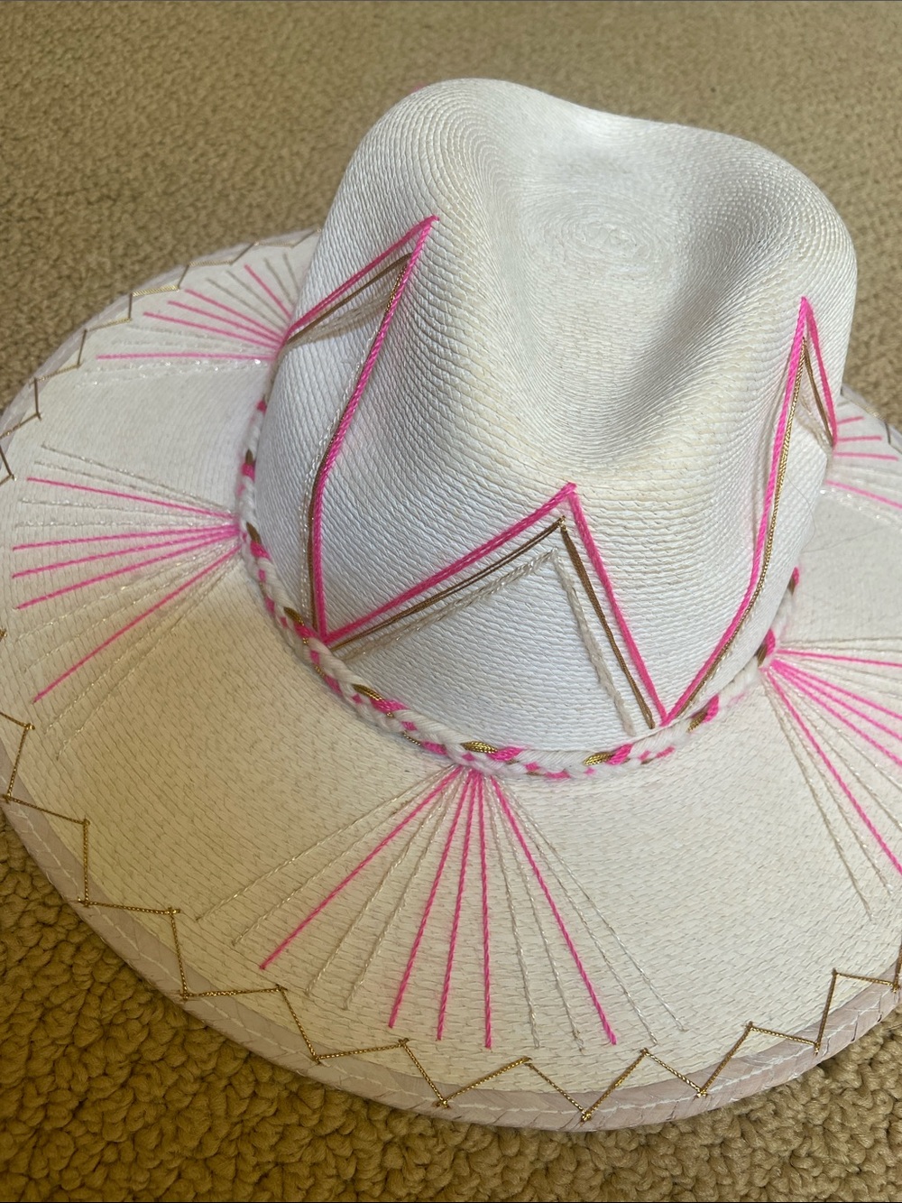 Corazon hat - Picture 2 of 8